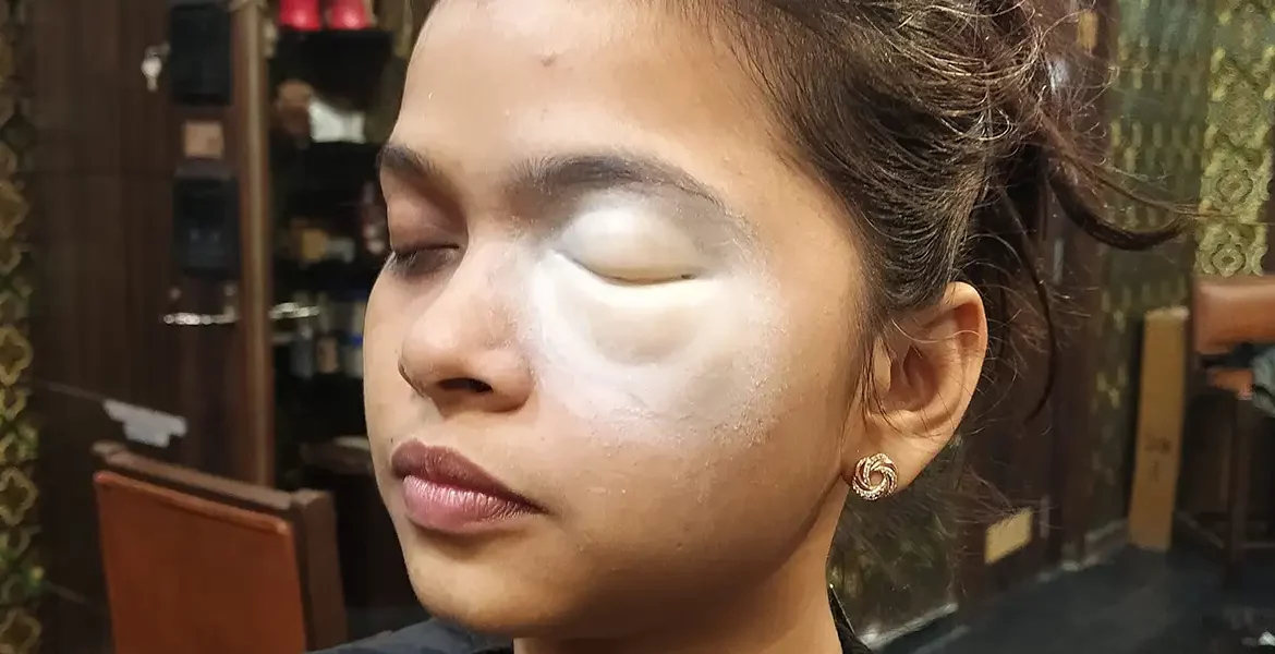 Establish a Career as a Cinema Make-Up Artist